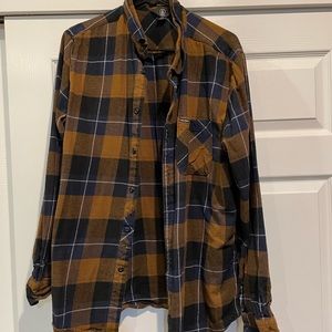 Volcom XL long sleeve button up, never worn brand new!